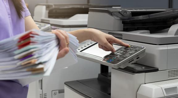 Papierowa dokumentacja nadal spowalnia Twoją placówkę?